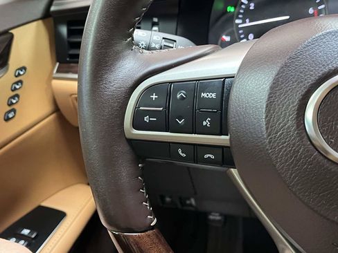 Used 2018 Lexus ES 350 w/ Luxury Package w/Wood Trim FWD image 14