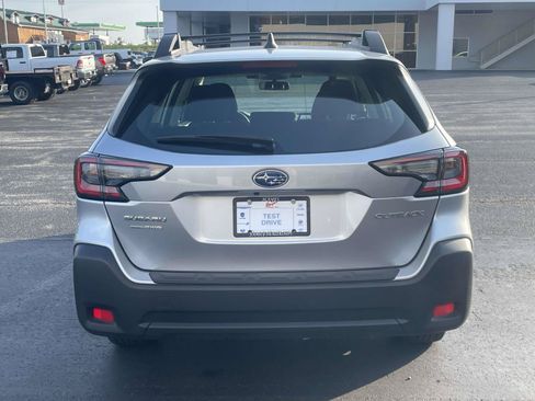 Used 2025 Subaru Outback AWD/4WD image 4