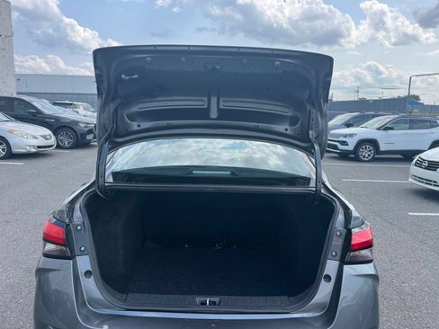 Used 2025 Nissan Versa SV FWD image 30
