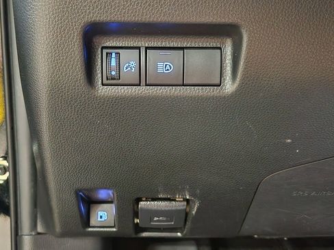 Used 2022 Toyota RAV4 LE image 39