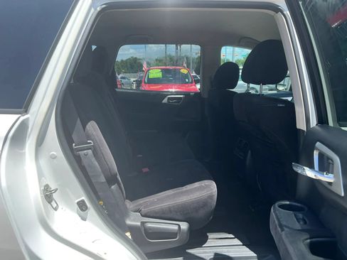 Used 2013 Nissan Pathfinder SV FWD image 14