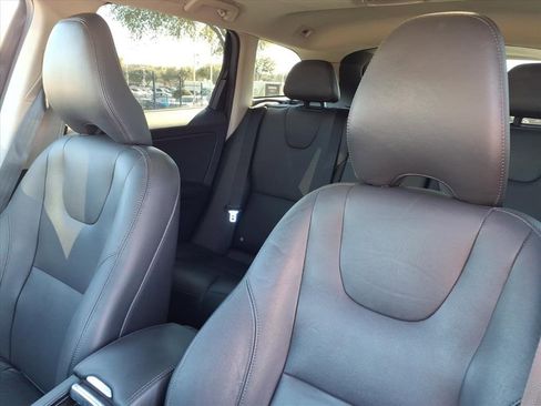 Used 2016 Volvo XC60 T5 Premier w/ Proximity Package image 16