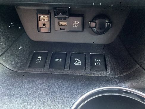 Used 2019 Toyota Highlander XLE image 57