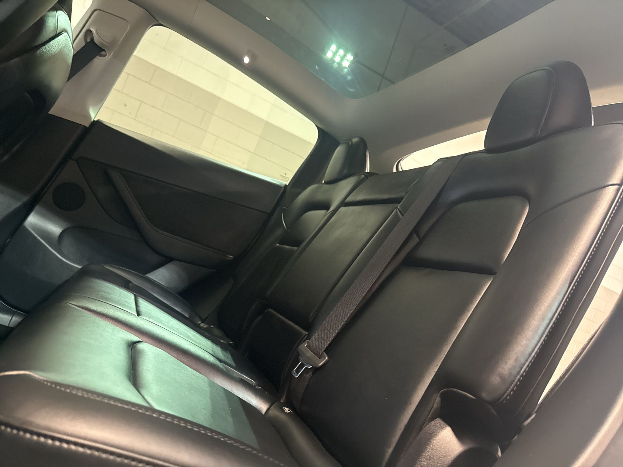 Used 2022 Tesla Model Y Long Range AWD/4WD image 30