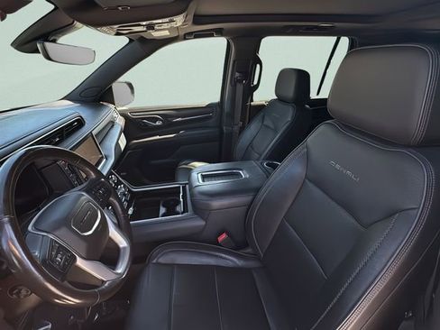 Used 2021 GMC Yukon Denali w/ Denali Premium Package image 14
