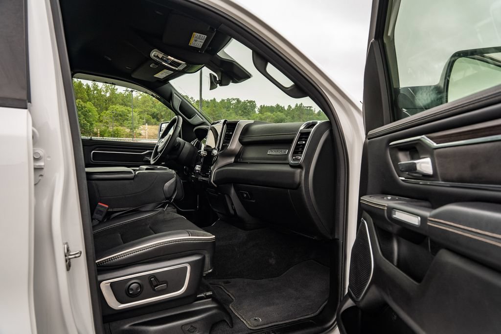 Used 2025 RAM 1500 Laramie AWD/4WD image 21