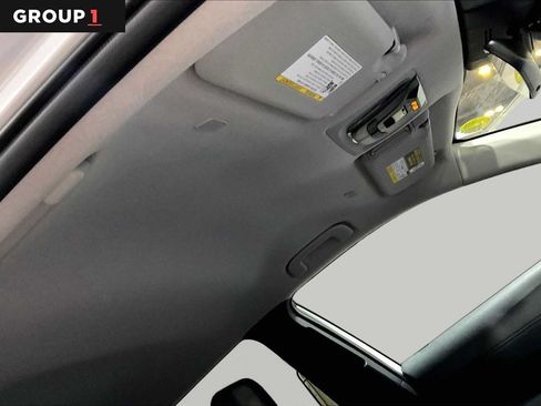 Used 2023 Toyota Corolla Cross XLE AWD/4WD image 14