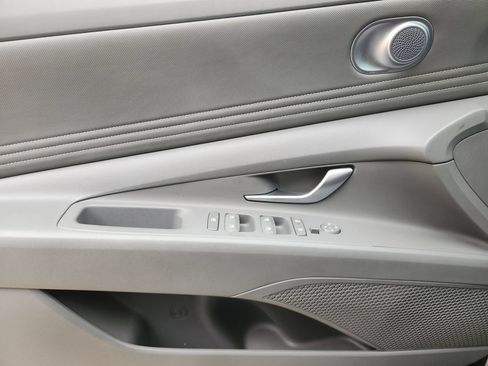 Used 2025 Hyundai Elantra SEL FWD image 20