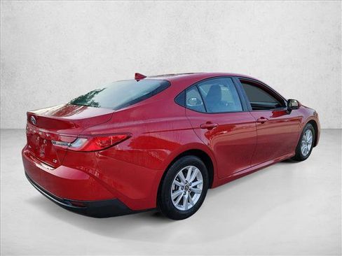 Used 2025 Toyota Camry LE FWD image 5