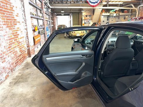 Used 2015 Volkswagen Passat 1.8T S image 43