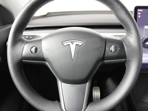 Used 2022 Tesla Model Y Performance image 13