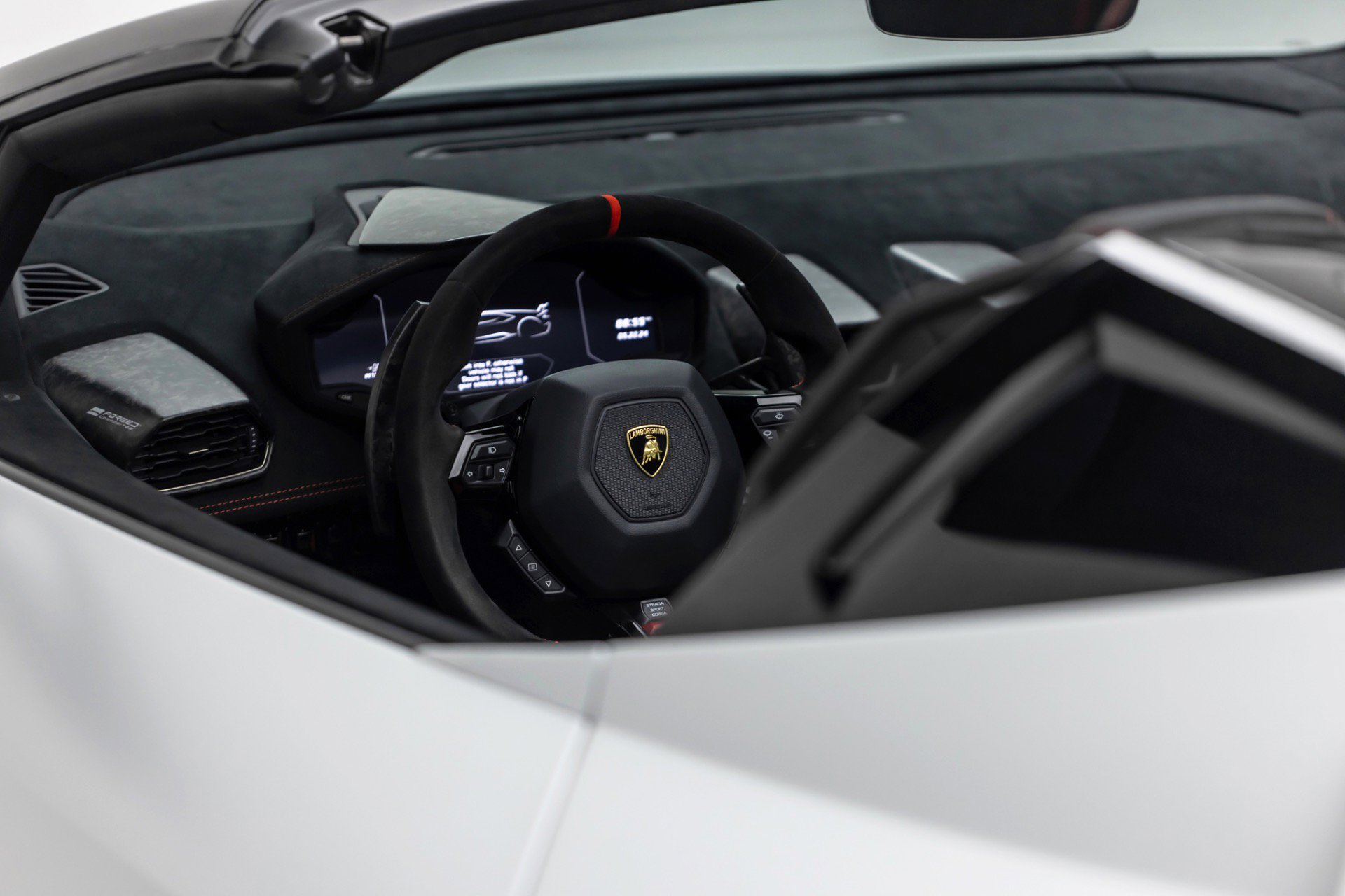 Used 2019 Lamborghini Huracan Performante AWD/4WD image 5