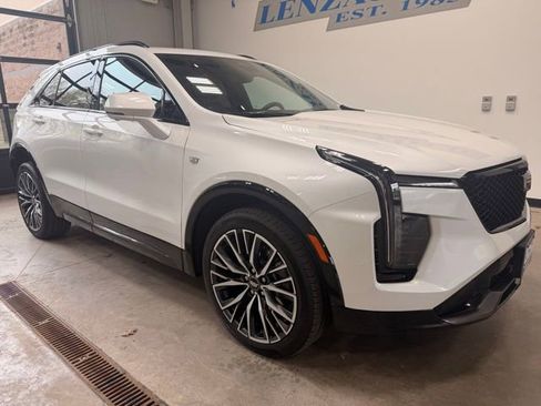 Used 2025 Cadillac XT4 Sport AWD/4WD image 2