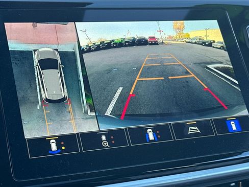 Used 2022 Chevrolet Bolt EUV Premier w/ Sun & Sound Package image 20