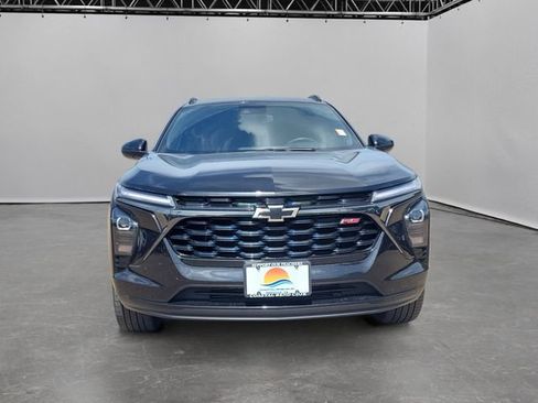Used 2024 Chevrolet Trax RS w/ Sunroof Package FWD image 2