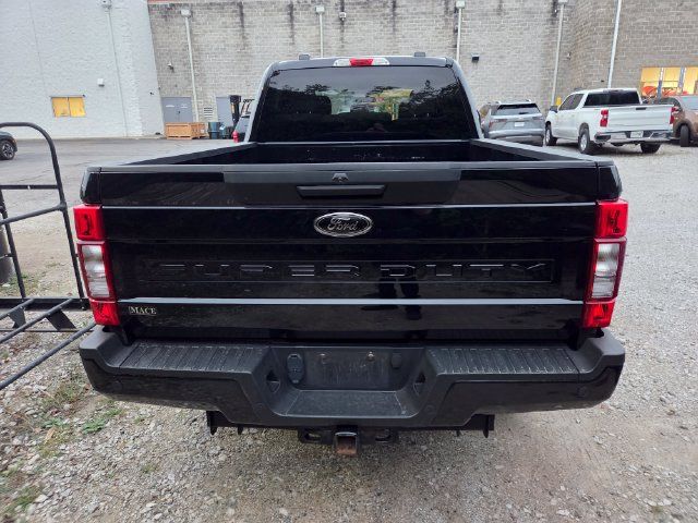 Used 2022 Ford F250 XLT w/ Black Appearance Package AWD/4WD image 6