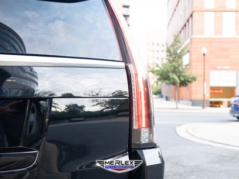 Used 2019 Cadillac Escalade ESV Platinum image 48