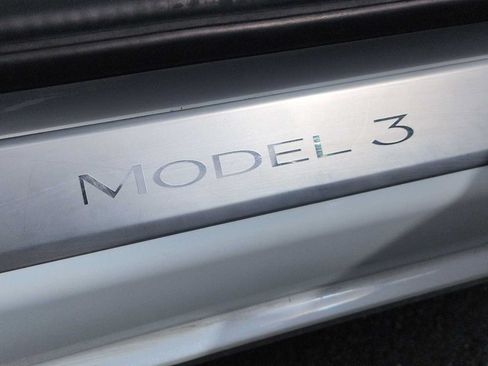 Used 2019 Tesla Model 3 Standard Range Plus RWD image 13