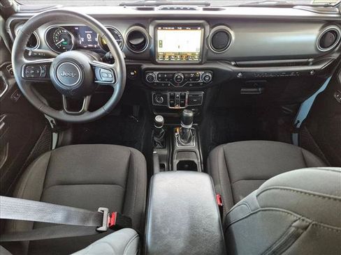 Used 2023 Jeep Wrangler Unlimited w/ Cold Weather Group AWD/4WD image 19