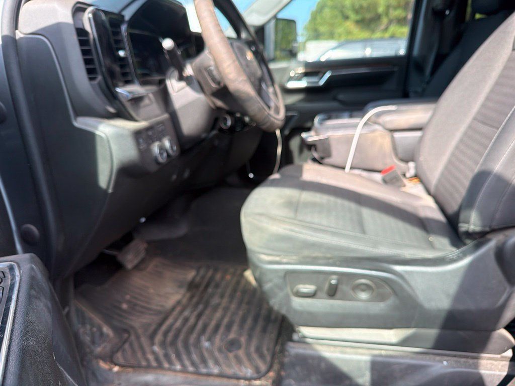 Used 2024 Chevrolet Silverado 2500 LT w/ All Star Edition AWD/4WD image 7