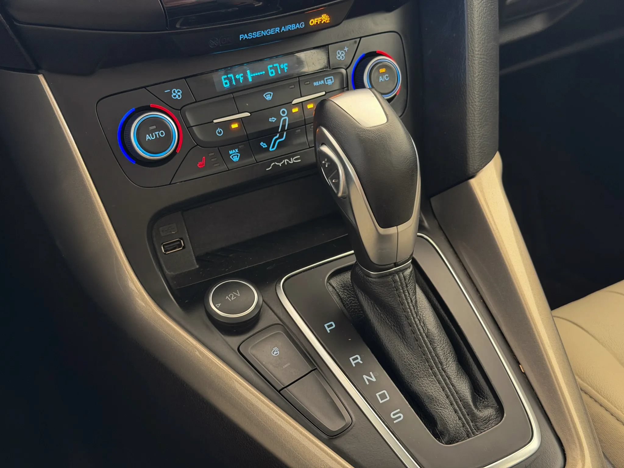 Used 2018 Ford Focus Titanium FWD image 31