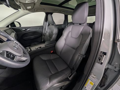 Used 2025 Volvo XC60 B5 Plus AWD/4WD image 5
