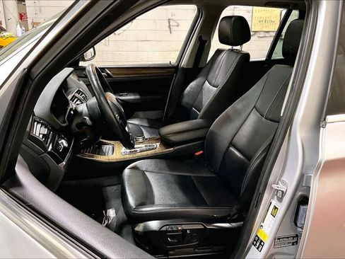 Used 2017 BMW X3 xDrive28i image 7
