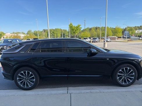 Used 2024 Cadillac Lyriq Sport image 6