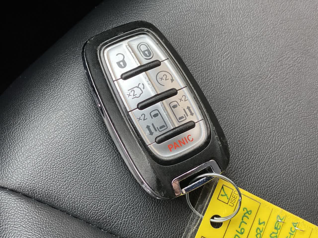 Used 2025 Chrysler Pacifica Select FWD image 27
