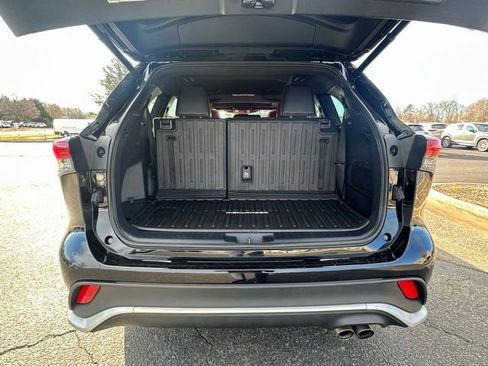 Used 2023 Toyota Highlander XSE image 14
