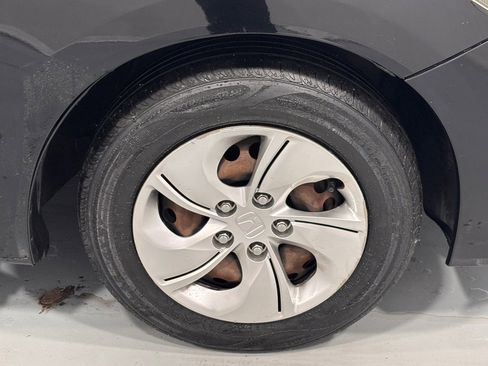 Used 2014 Honda Civic LX image 32