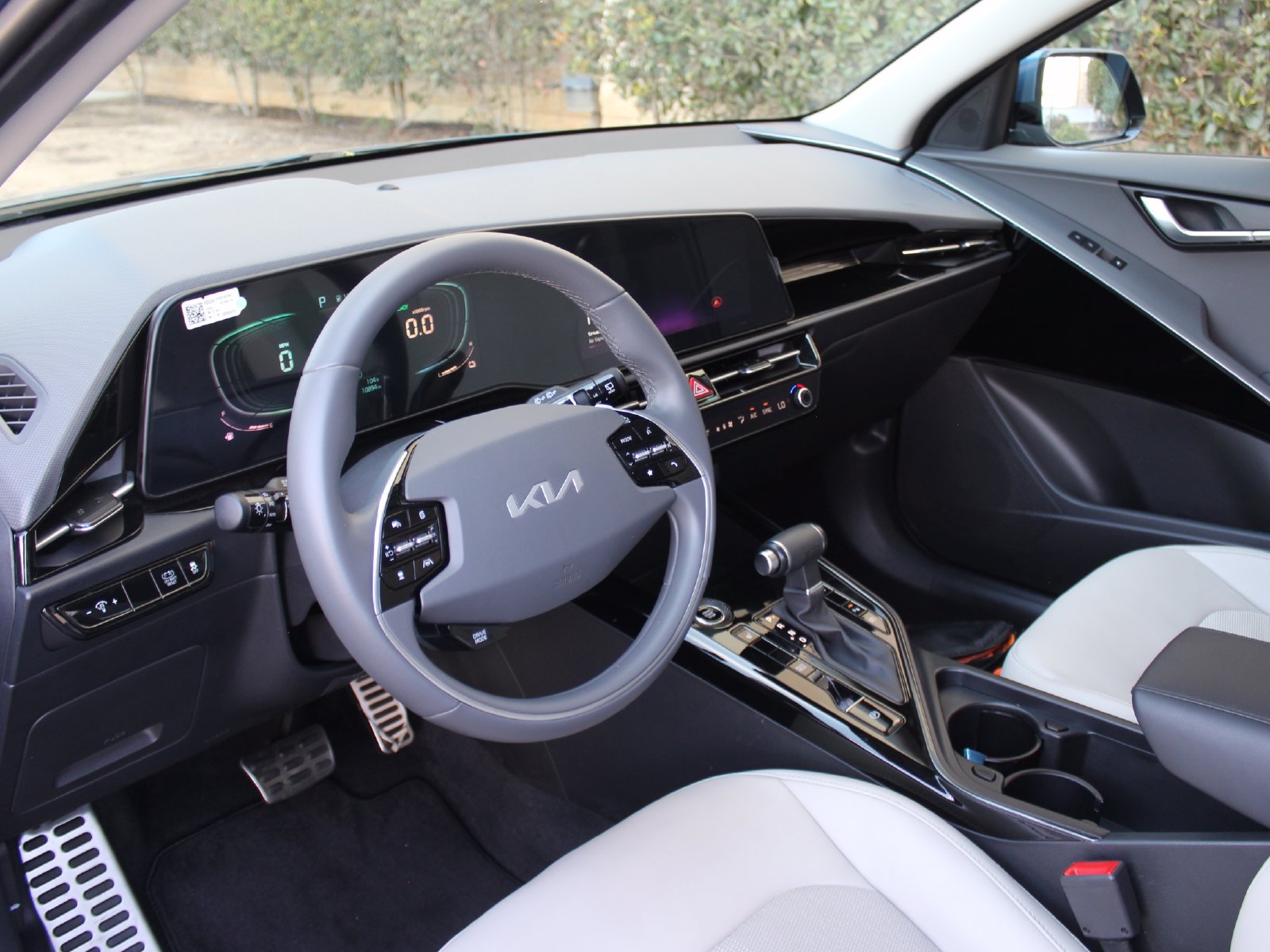 Used 2025 Kia Niro EX Touring FWD image 14