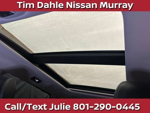 Used 2023 Chrysler Pacifica Limited FWD image 33