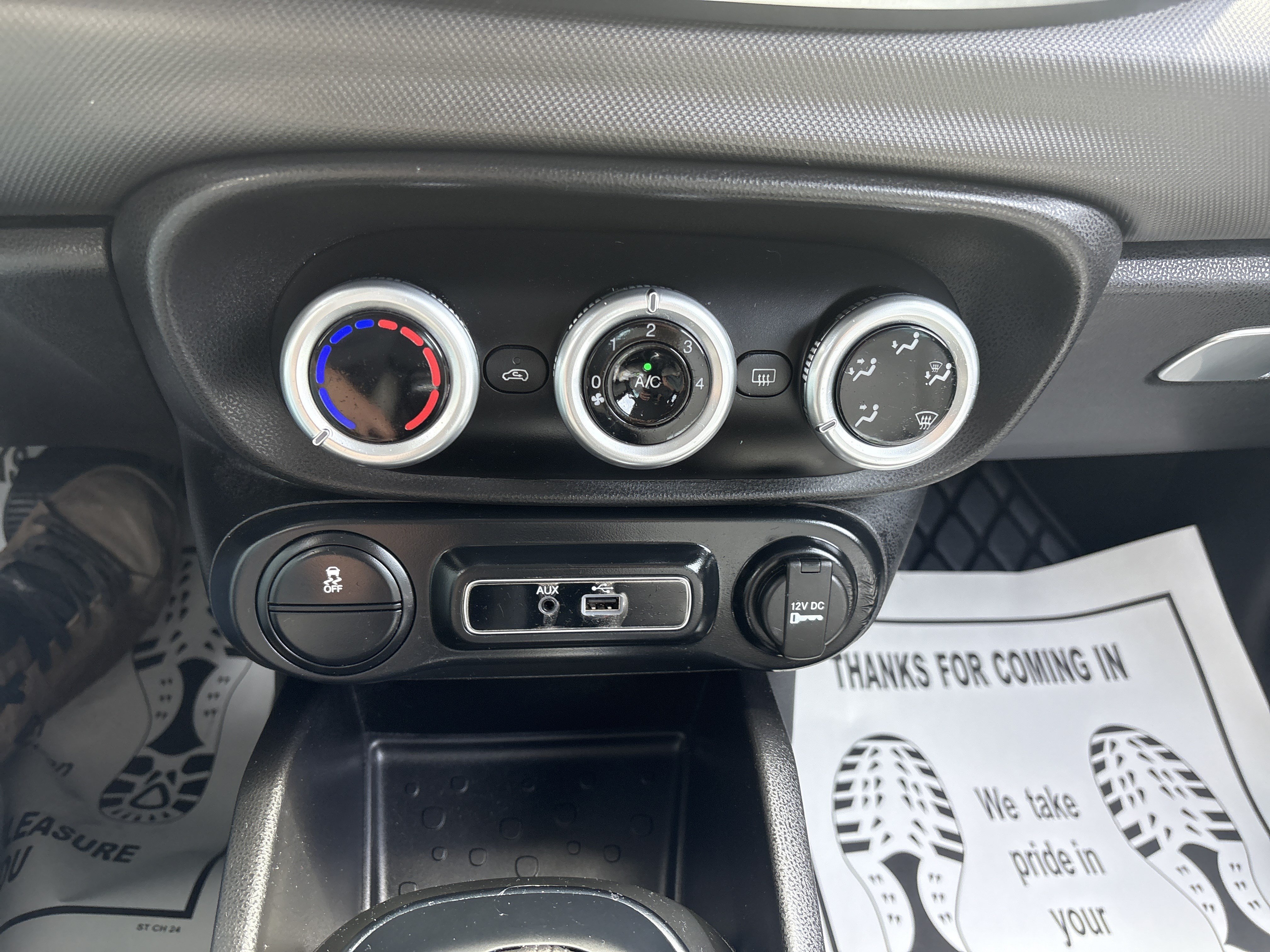 Used 2018 FIAT 500L Trekking w/ Urbana Appearance Package FWD image 22