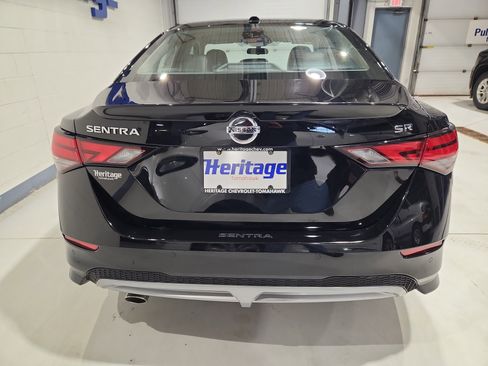 Used 2022 Nissan Sentra SR w/ SR Premium Package image 26