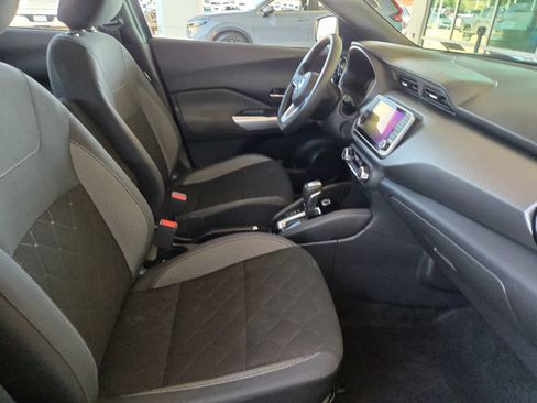 Used 2019 Nissan Kicks SV FWD image 24
