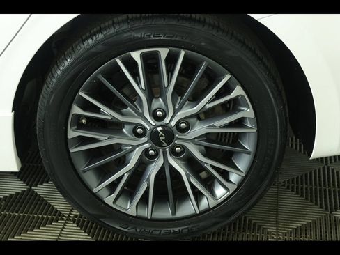 Used 2022 Kia Forte GT-Line w/ GT-Line Premium Package FWD image 6