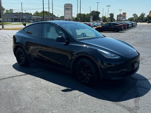 Used 2021 Tesla Model Y Long Range AWD/4WD image 2