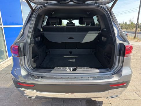 Used 2021 Mercedes-Benz GLB 250 4MATIC image 9