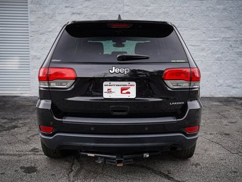 Used 2017 Jeep Grand Cherokee Laredo image 14
