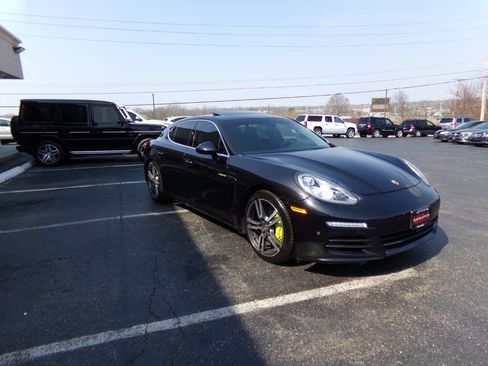 Used 2014 Porsche Panamera S image 4