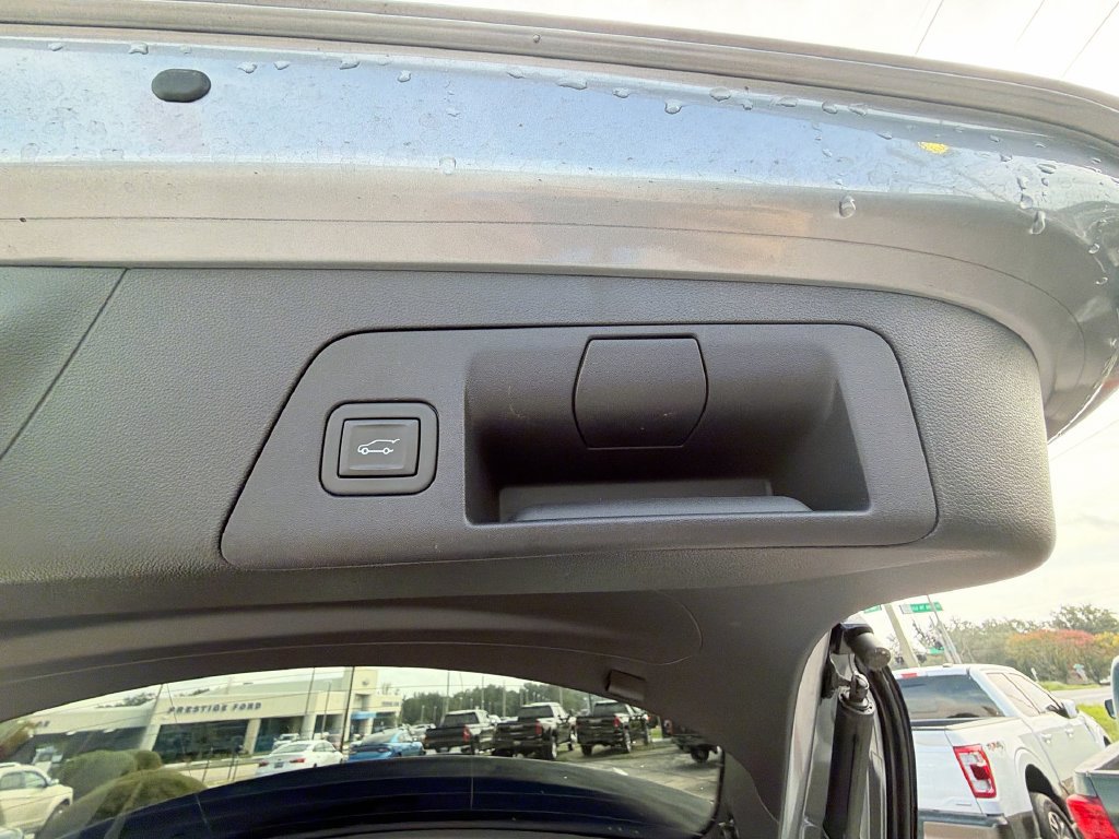 Used 2023 Buick Envision Essence AWD/4WD image 33