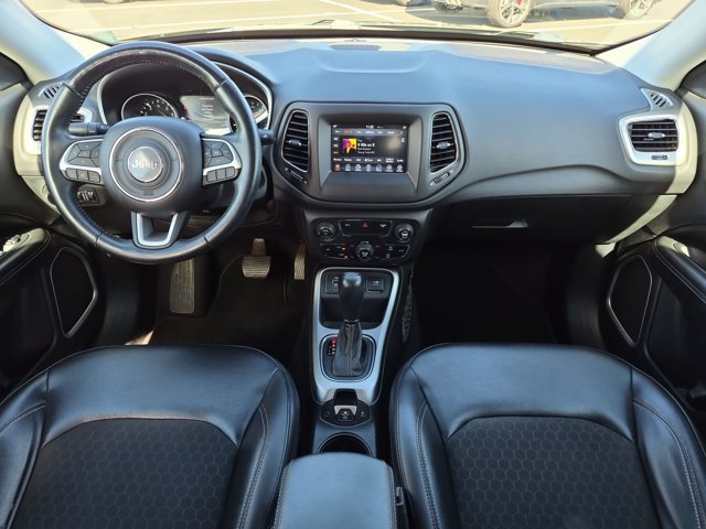 Used 2018 Jeep Compass Latitude w/ Popular Equipment Group FWD image 16