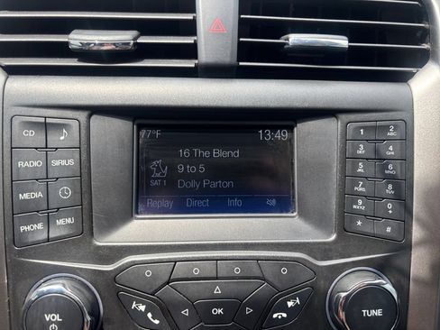 Used 2017 Ford Fusion SE FWD image 21