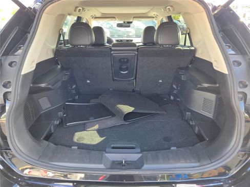 Used 2020 Nissan Rogue SL w/ Premium Package image 19