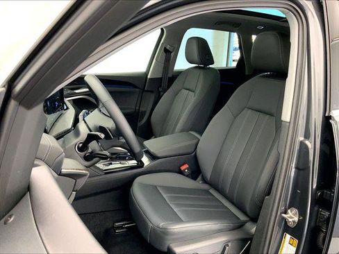 Certified 2025 Audi Q5 Premium w/ Convenience Package AWD/4WD image 5