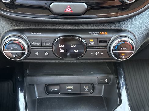 Used 2025 Kia Soul EX image 24