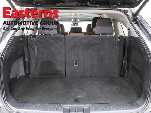 Used 2024 Toyota Highlander LE image 9