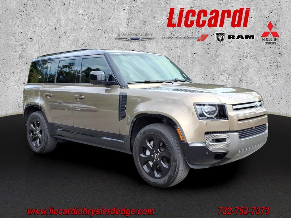 Used 2022 Land Rover Defender 110 X-Dynamic SE AWD/4WD image 1