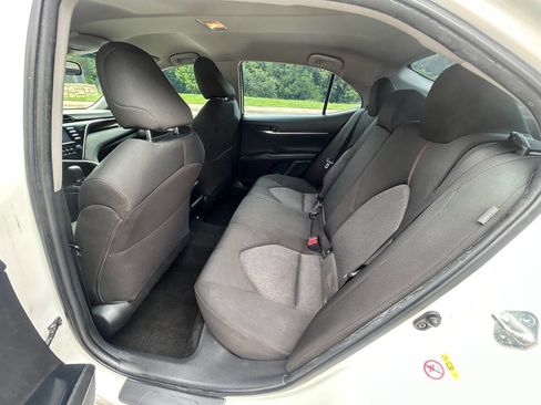 Used 2018 Toyota Camry LE FWD image 13